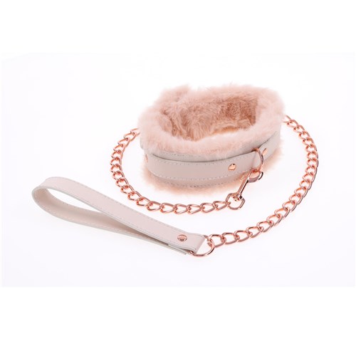 Peaches 'N Creame Fur Collar and Leash with leash attached