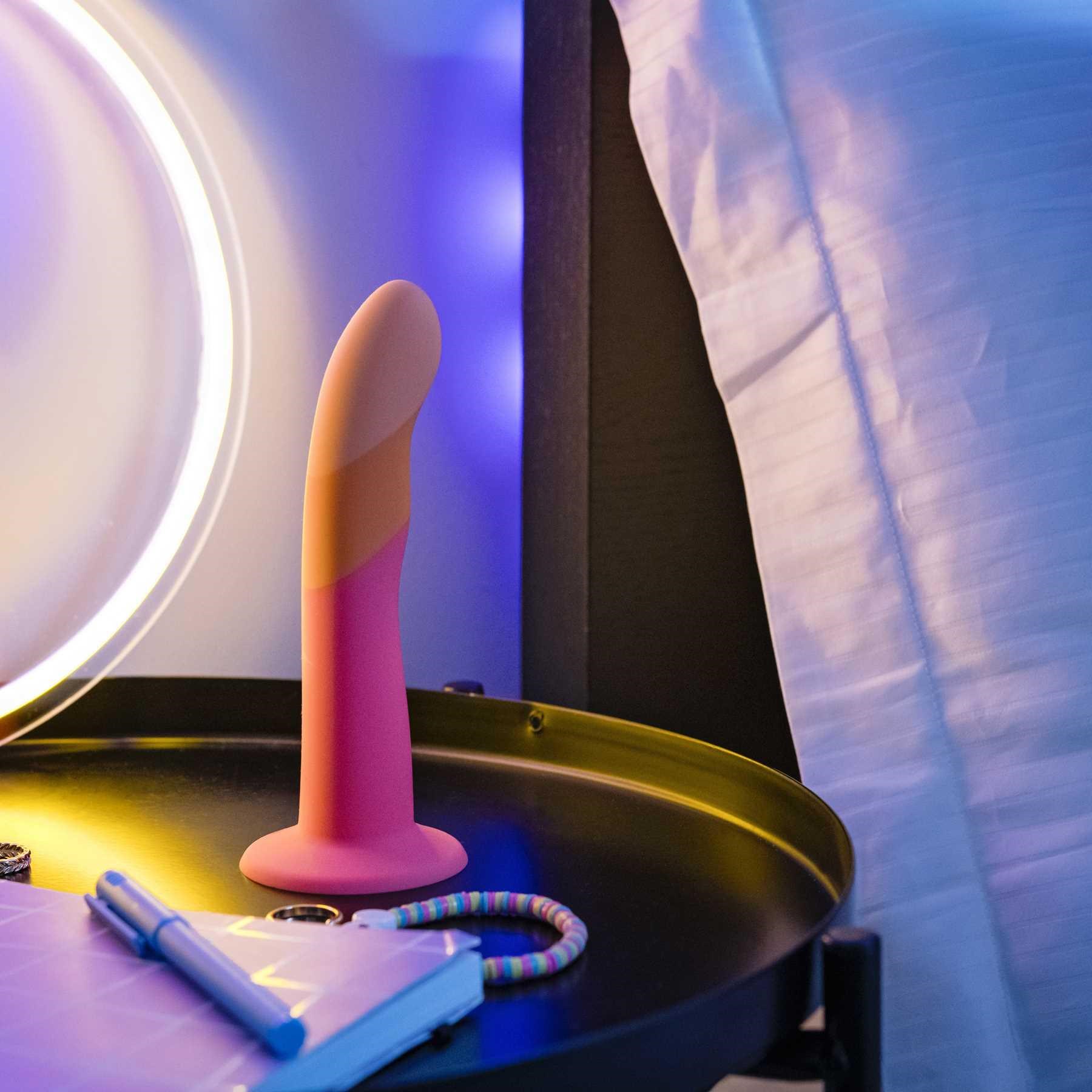 Romp Dizi Dildo mood shot #4