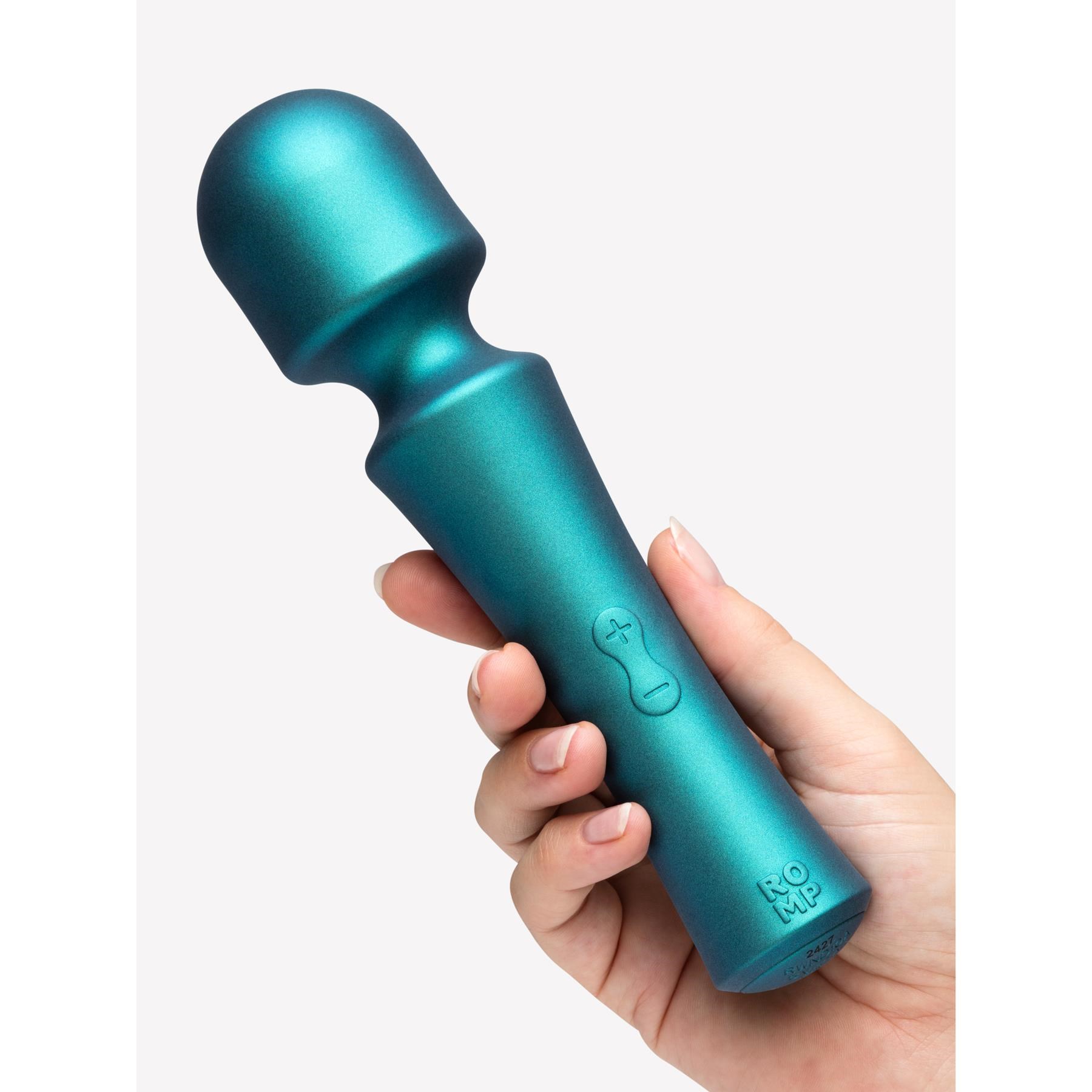 ROMP PRESTO WAND MASSAGER in hand